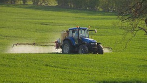 pesticidi prskanje stroj-485x273