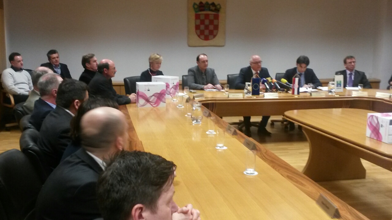 cid A71024BF-473F-451D-A52E-703920F0FB6C