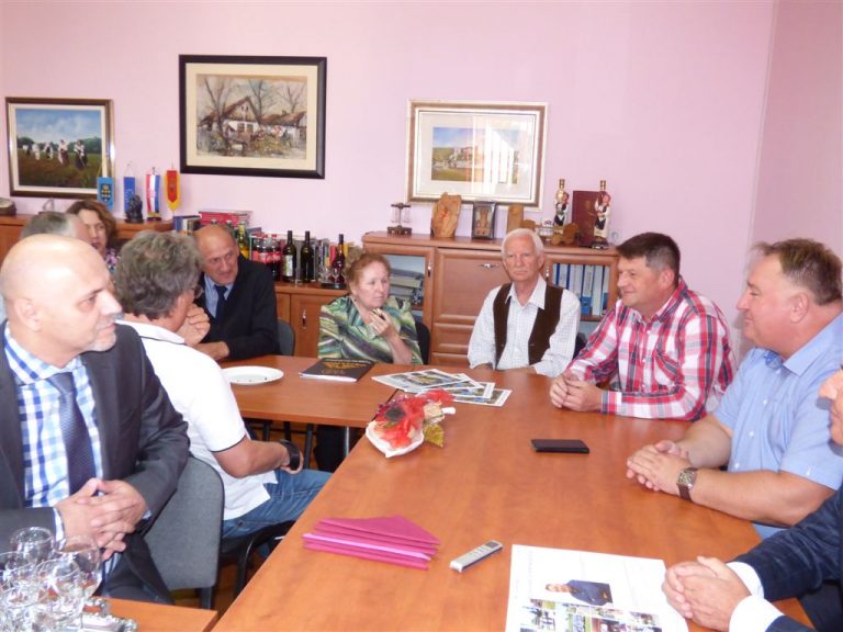 nac-primio-pjesnika