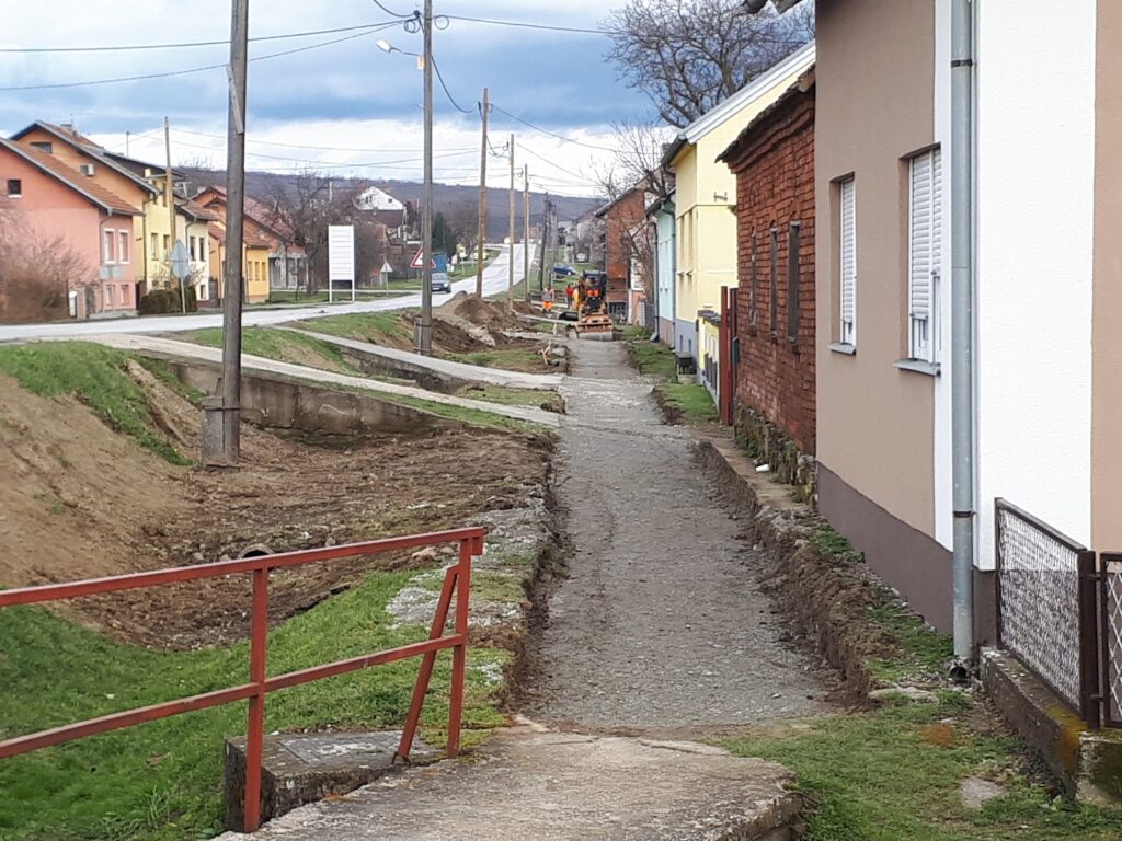 01 Naslovnica
