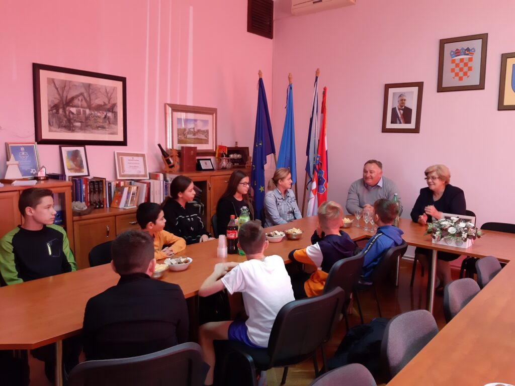 djeca-iz-skole-kod-nacelnika